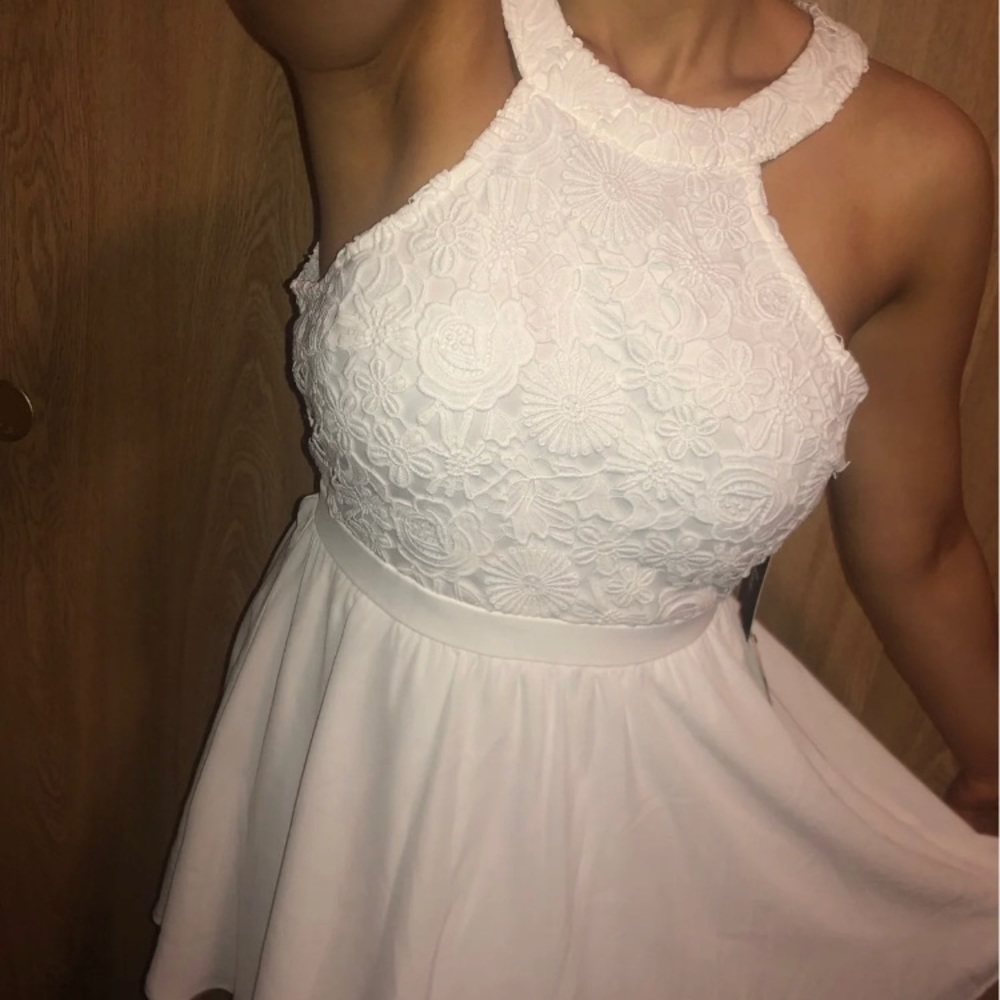 NEW Lulu’s white halter top dress